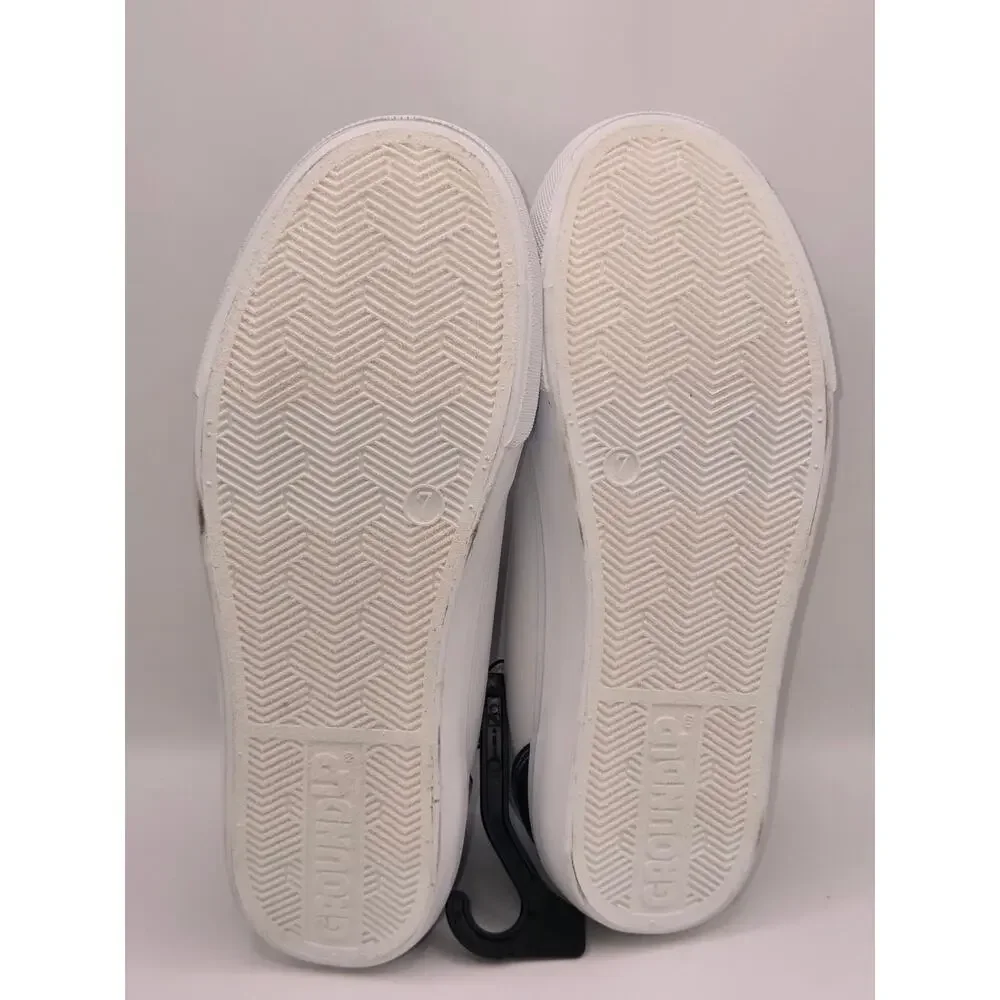 Bluey Kids Low Top Sneakers White Blue Lace Up Shoes Size 7 NEW